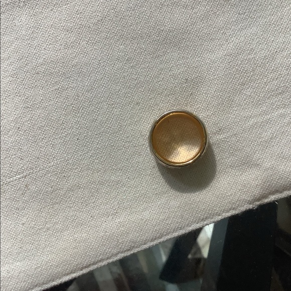 White enamel Vintage Coach logo ring. Size 5 1/2 - Picture 4 of 4
